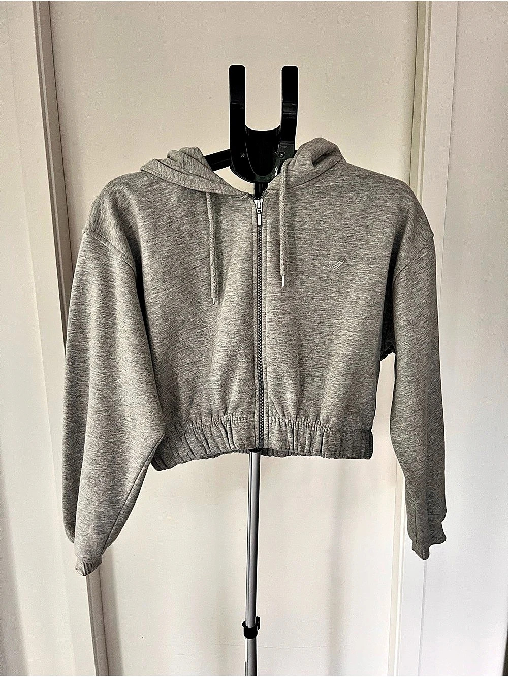 Mavi Cropped Pullover Hoodie in Gray Medium Like New